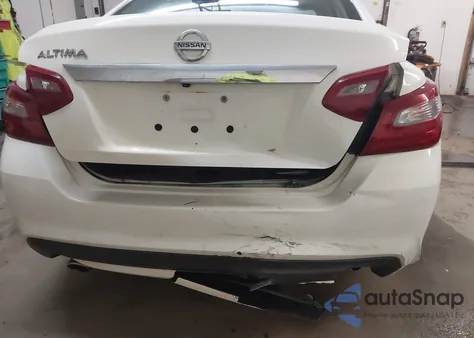 2018 Nissan Altima 2.5 S z USA, uszkodzony, nr VIN 1N4AL3APXJC181025